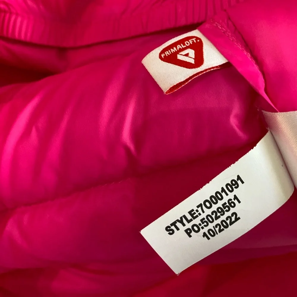 vineyard vines Channeled Puffer Performance Vest in Neon Crazy Pink‎ SZ M